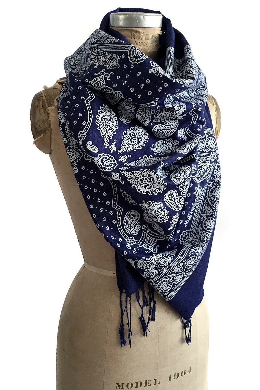 Bandana Print scarf. Linen weave pashmina