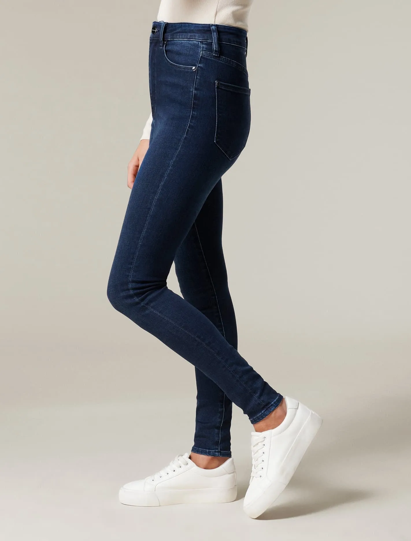 Bella High Rise Sculpting Jean