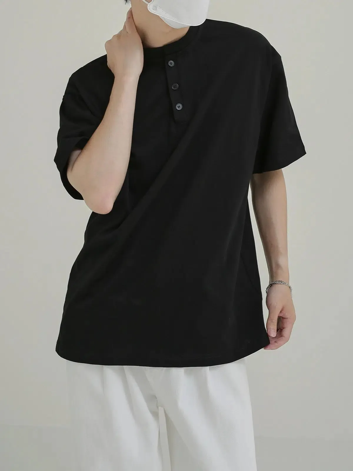 Fitted Thin Henley Neck T-shirt