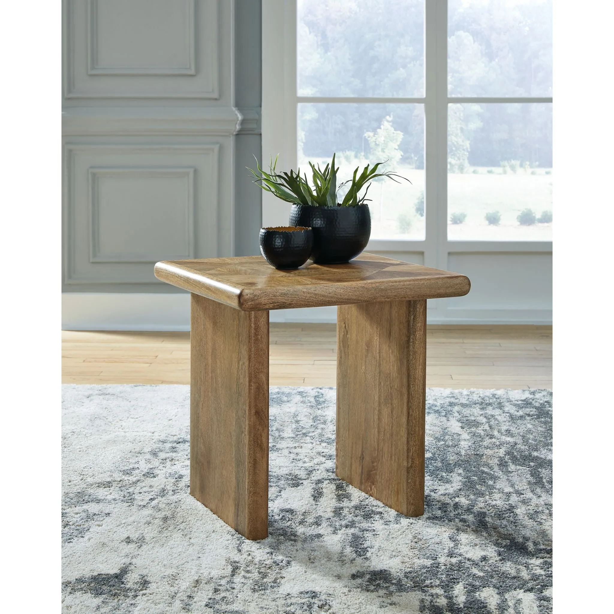 Lawland End Table