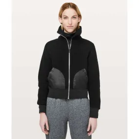 Lululemon So Sherpa Jacket in Black - Size 4