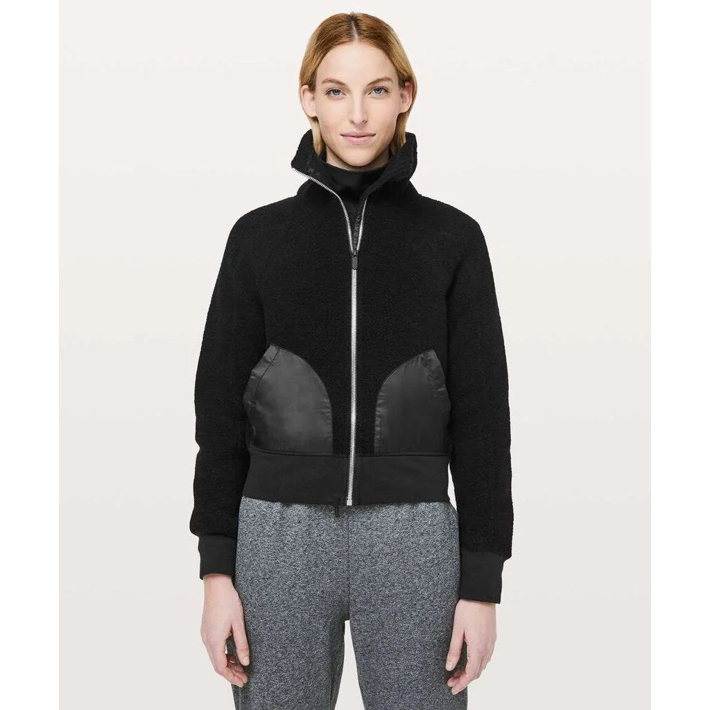 Lululemon So Sherpa Jacket in Black - Size 4