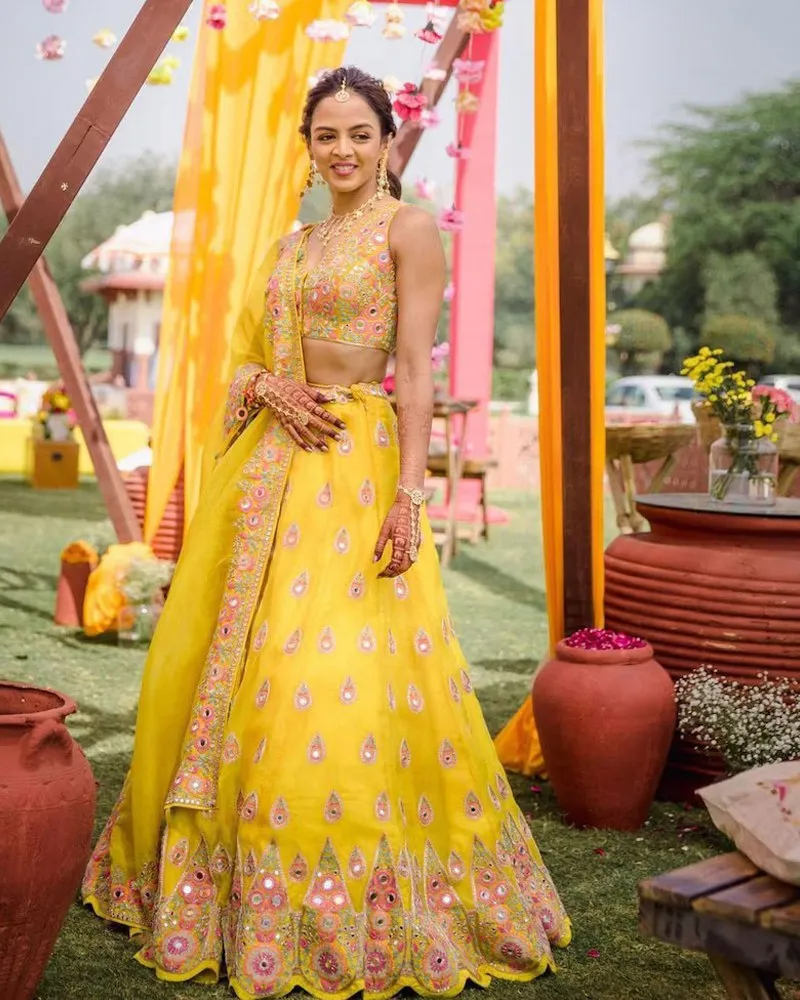 UNIQUE-MULTI-SEQUENCE-EMBROIDERYNET-LEHENGA